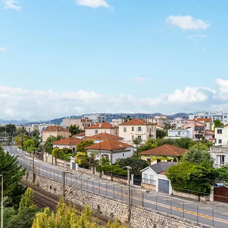 85m With Loggia Near The Sea * Антиб