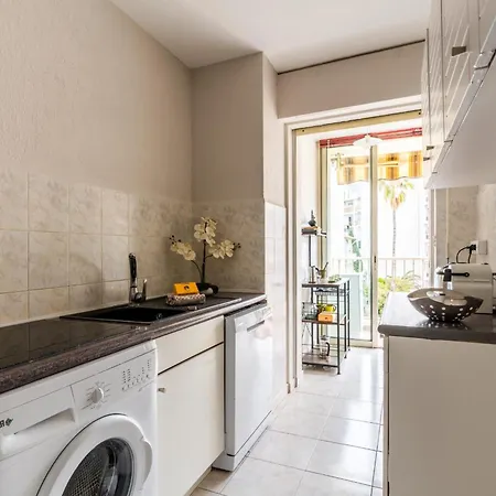 85m With Loggia Near The Sea شقة أنتيب
